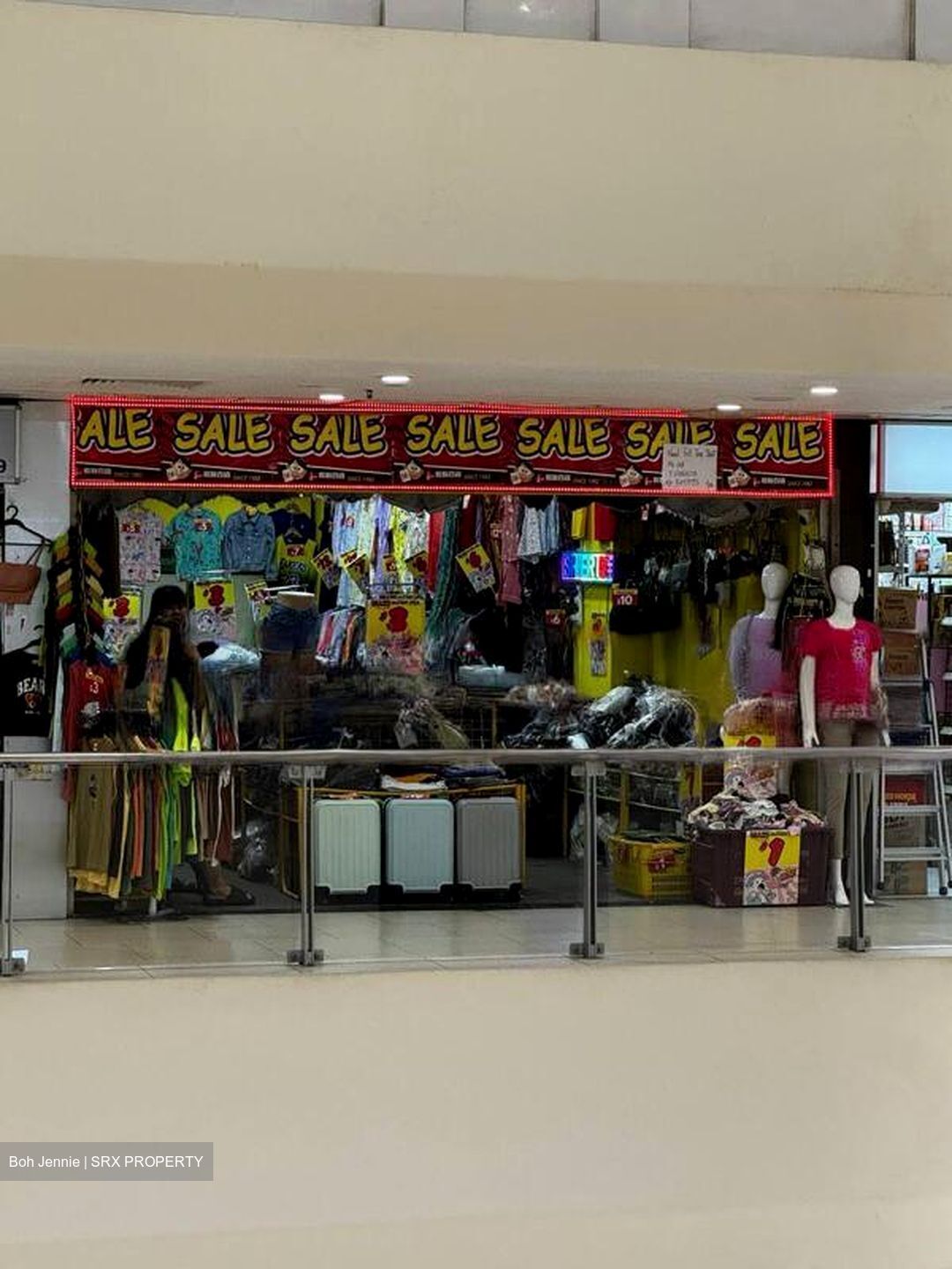 Lucky Plaza (D9), Shop House #477638691